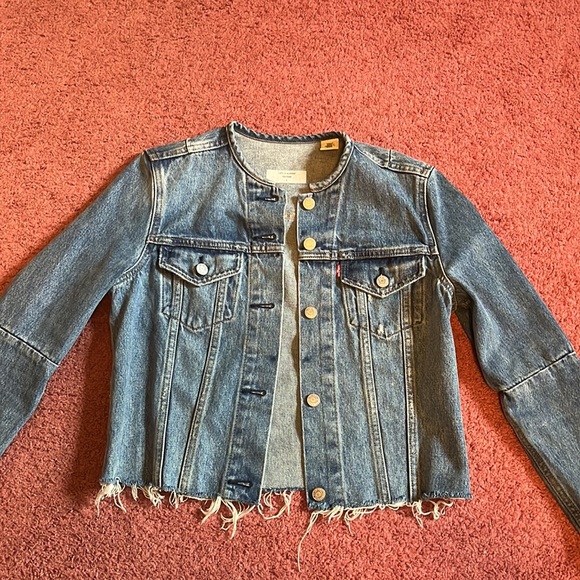 Levi’s jean jacket - Picture 3 of 6
